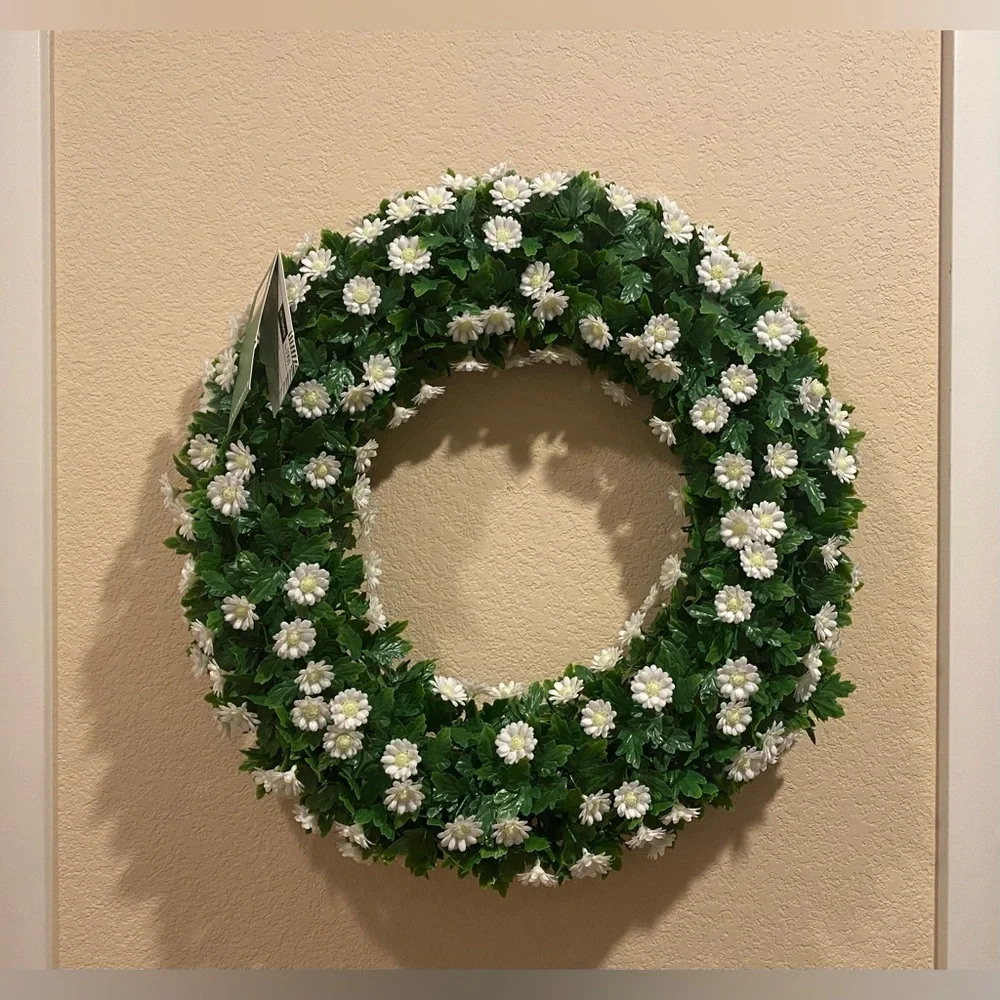 House & Garden ❤️20'' Floral collection Wreath UV Resistant White  NWT